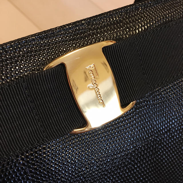 Salvatore Ferragamo(サルヴァトーレフェラガモ)の値下げ Ferragamo トートバッグ レディースのバッグ(トートバッグ)の商品写真