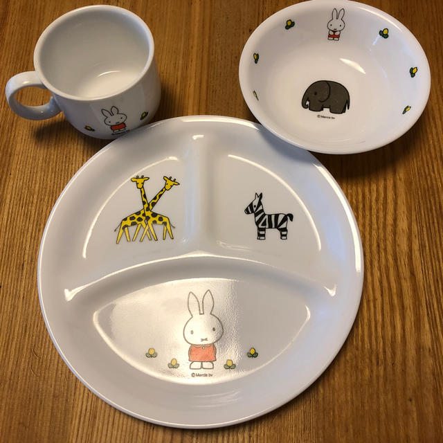 CORELLE(コレール)のmomo様専用！ミッフィー子供食器　コレール　　お皿　ボウル　コップセット インテリア/住まい/日用品のキッチン/食器(食器)の商品写真