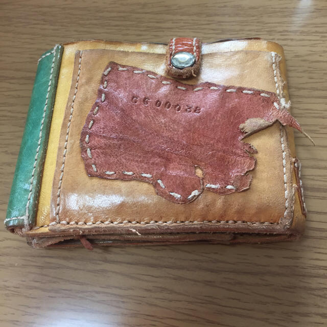牛、山羊、豚革の折りたたみ財布 レディースのファッション小物(財布)の商品写真