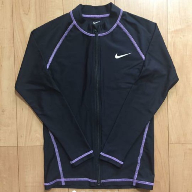 NIKE(ナイキ)のNIKE　140 ラッシュガード キッズ/ベビー/マタニティのキッズ服女の子用(90cm~)(水着)の商品写真