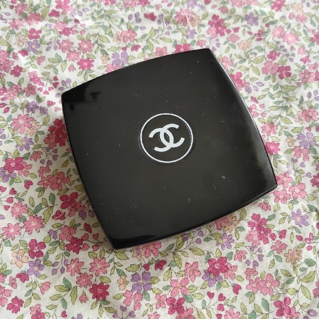 CHANEL(シャネル)のシャネル　アイシャドウ☆ コスメ/美容のベースメイク/化粧品(アイシャドウ)の商品写真