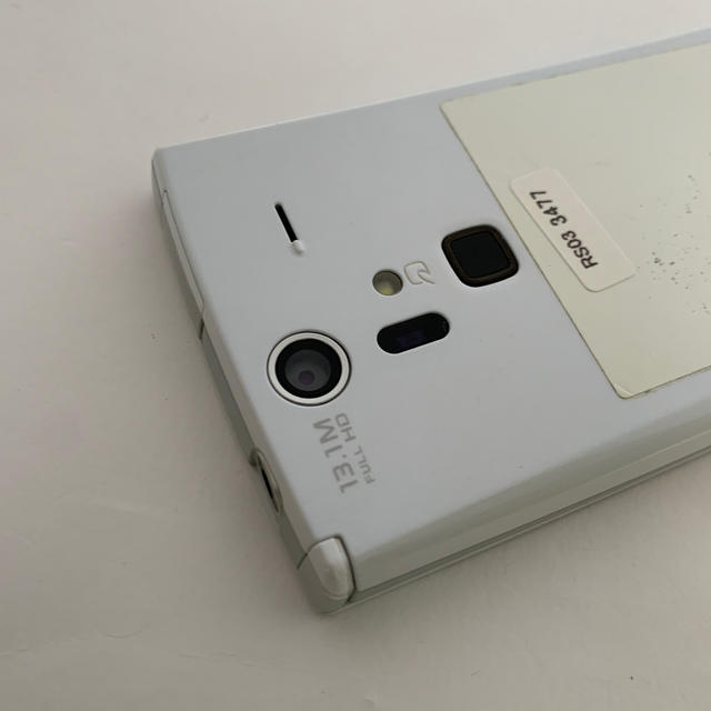 富士通(フジツウ)の☆良品☆docomo☆F-04E ホワイト☆RS03 3477 スマホ/家電/カメラのスマートフォン/携帯電話(スマートフォン本体)の商品写真