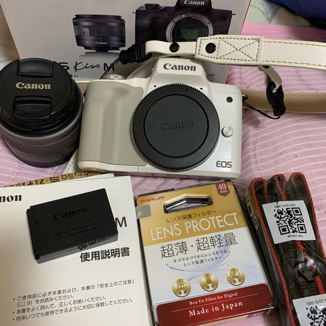Canon(キヤノン)のEOS Kiss M EF-M15-45 IS STM レンズキット スマホ/家電/カメラのカメラ(ミラーレス一眼)の商品写真
