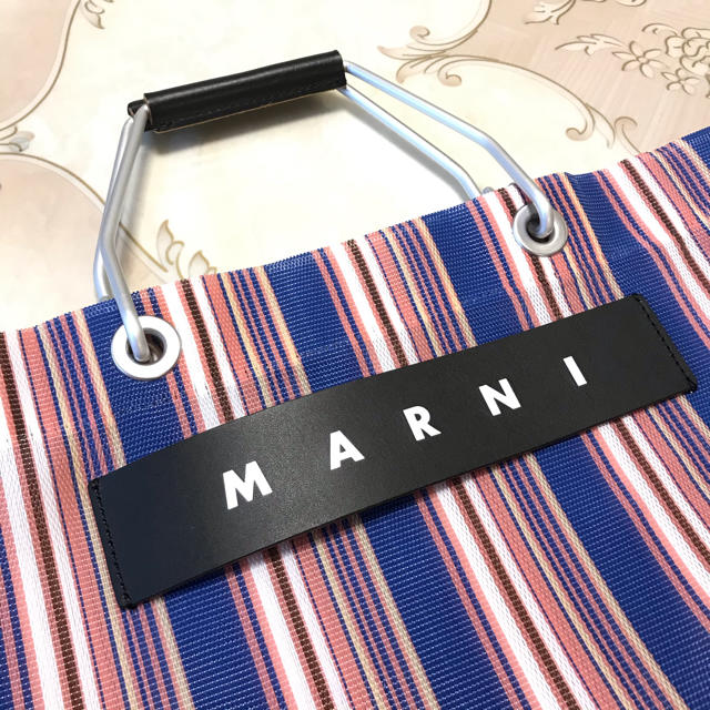 Marni(マルニ)のMARNI マルニ ストライプバッグ ブルー フラワーカフェ レディースのバッグ(ハンドバッグ)の商品写真