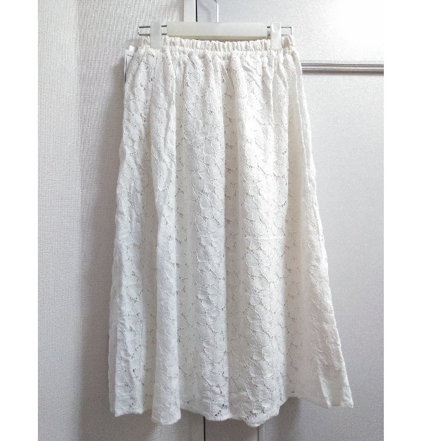 a.g.plus(エージープラス)の☆a.g.plusエージープラスの白総レーススカート☆ レディースのスカート(ひざ丈スカート)の商品写真
