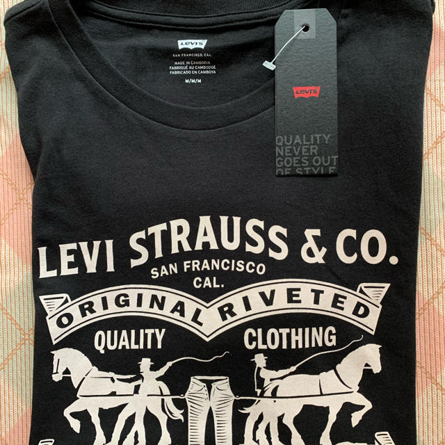 Levi's(リーバイス)の新品　正規品　リーバイス  Ｔシャツ　 ブラック　 サイズＬ　特価 セール メンズのトップス(Tシャツ/カットソー(半袖/袖なし))の商品写真