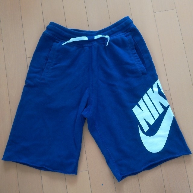 NIKE(ナイキ)のナイキ140〜150ハーフパンツ青 キッズ/ベビー/マタニティのキッズ服男の子用(90cm~)(パンツ/スパッツ)の商品写真