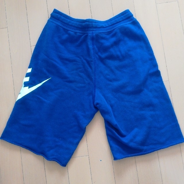 NIKE(ナイキ)のナイキ140〜150ハーフパンツ青 キッズ/ベビー/マタニティのキッズ服男の子用(90cm~)(パンツ/スパッツ)の商品写真