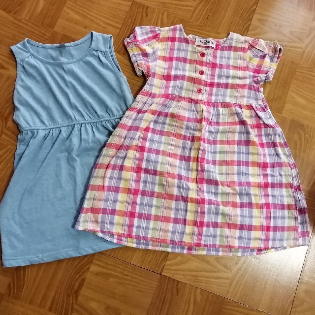 UNIQLO(ユニクロ)の110cm　ワンピース2着 キッズ/ベビー/マタニティのキッズ服女の子用(90cm~)(ワンピース)の商品写真