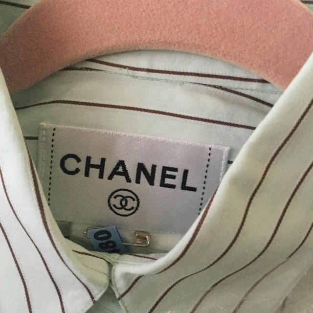 CHANEL(シャネル)のシャネル　ロゴボタン　ブラウス レディースのトップス(シャツ/ブラウス(半袖/袖なし))の商品写真