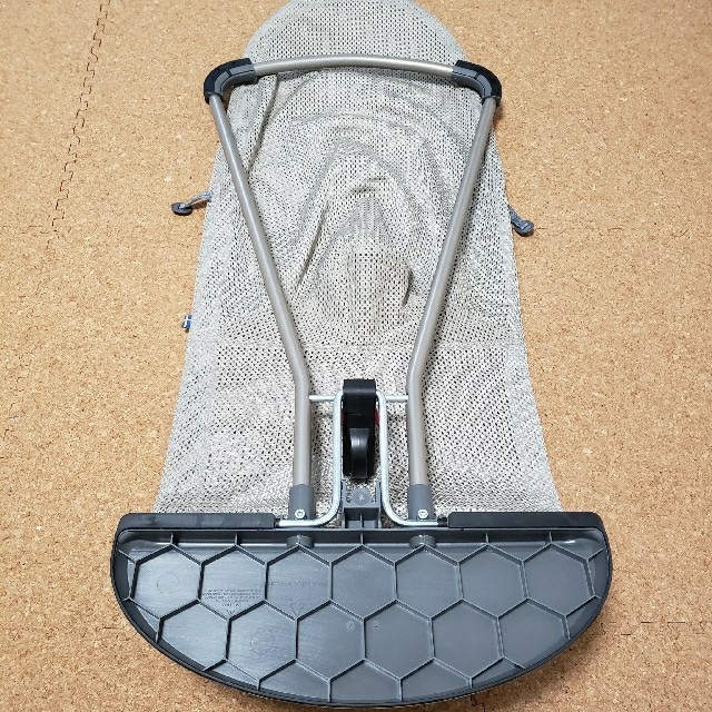 BABYBJORN(ベビービョルン)のベビービョルン　バウンサーブリスAir　グレージュ キッズ/ベビー/マタニティの寝具/家具(ベビーベッド)の商品写真