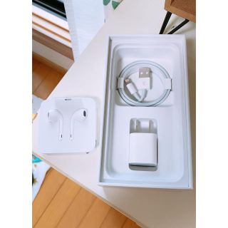 アップル(Apple)のiPhone充電器•イヤホン(バッテリー/充電器)