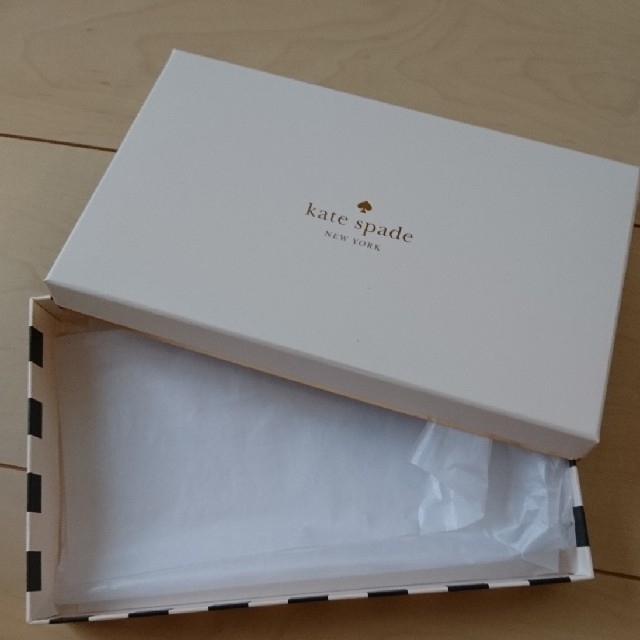 kate spade new york(ケイトスペードニューヨーク)のケイトスペード  箱  美品 レディースのファッション小物(その他)の商品写真