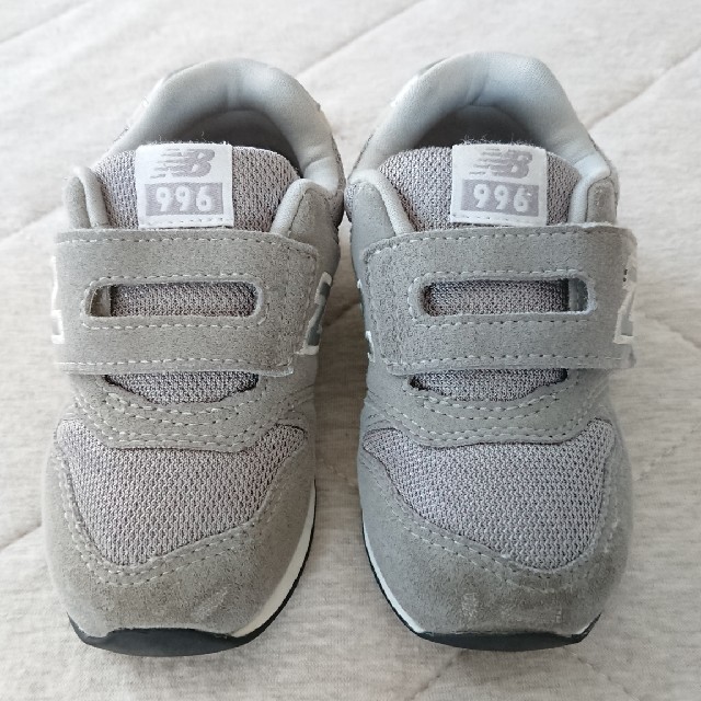 New Balance(ニューバランス)の15cm ニューバランス スニーカー IZ996 グレー CGY キッズ/ベビー/マタニティのキッズ靴/シューズ(15cm~)(スニーカー)の商品写真