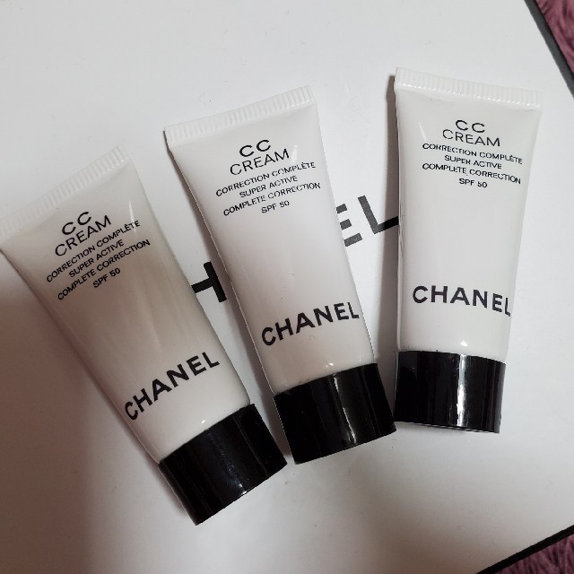 CHANEL(シャネル)のCHANEL　シャネル　CCクリーム　N　21　ベージュ コスメ/美容のベースメイク/化粧品(化粧下地)の商品写真