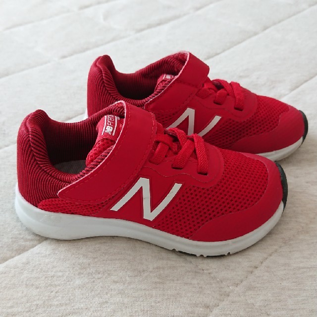 New Balance(ニューバランス)の14.5cm ニューバランス スニーカー プレマス レッド 赤 キッズ/ベビー/マタニティのベビー靴/シューズ(~14cm)(スニーカー)の商品写真