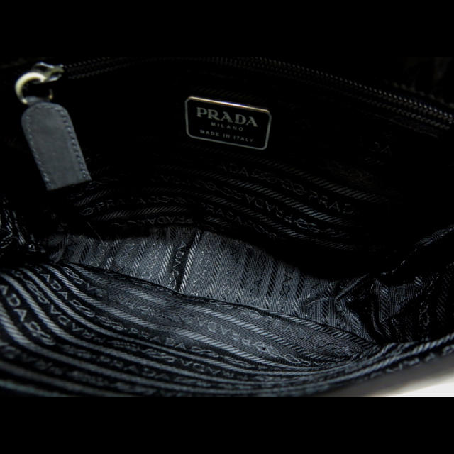 PRADA(プラダ)のPRADA プラダ　ショルダーバッグ  レディースのバッグ(ショルダーバッグ)の商品写真
