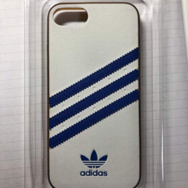 adidas(アディダス)のスマホカバー スマホ/家電/カメラのスマホアクセサリー(iPhoneケース)の商品写真