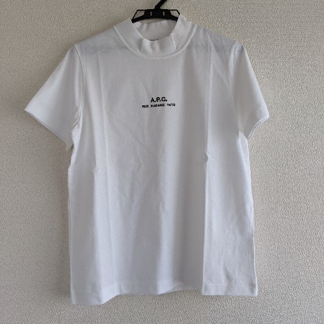 A.P.C(アーペーセー)のAPC T-SHIRT PETITE RUE MADAME F JPS レディースのトップス(Tシャツ(半袖/袖なし))の商品写真