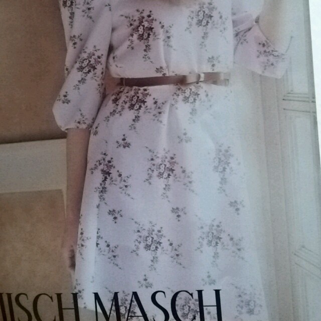 MISCH MASCH(ミッシュマッシュ)のりぼんベルト付き花柄ワンピース レディースのワンピース(ひざ丈ワンピース)の商品写真