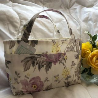 ローラアシュレイ(LAURA ASHLEY)のローラアシュレイ【新品】バッグインバッグ🌹ピオニーアメジスト(その他)