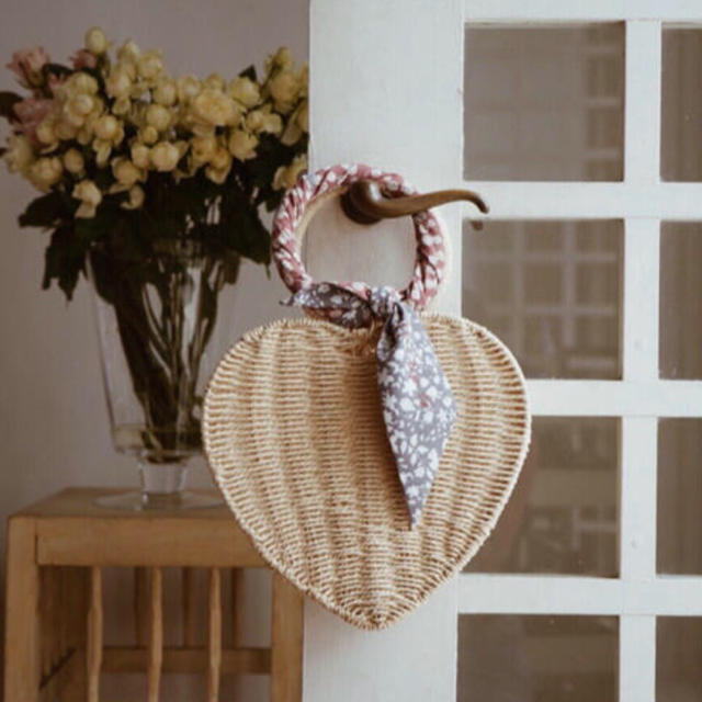 her lip to Heart Shaped Basket Bag   レディースのバッグ(かごバッグ/ストローバッグ)の商品写真