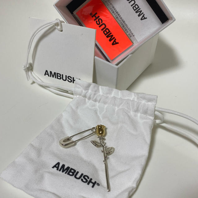 AMBUSH(アンブッシュ)のAMBUSH ローズ　イアリング レディースのアクセサリー(イヤリング)の商品写真