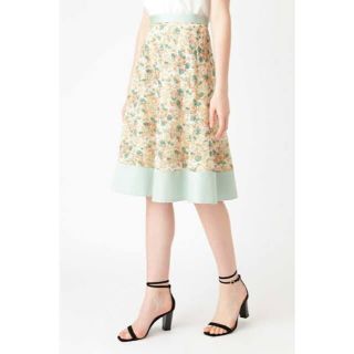 ジルスチュアート(JILLSTUART)のジルスチュアート　レーシーフラワースカート (ひざ丈スカート)