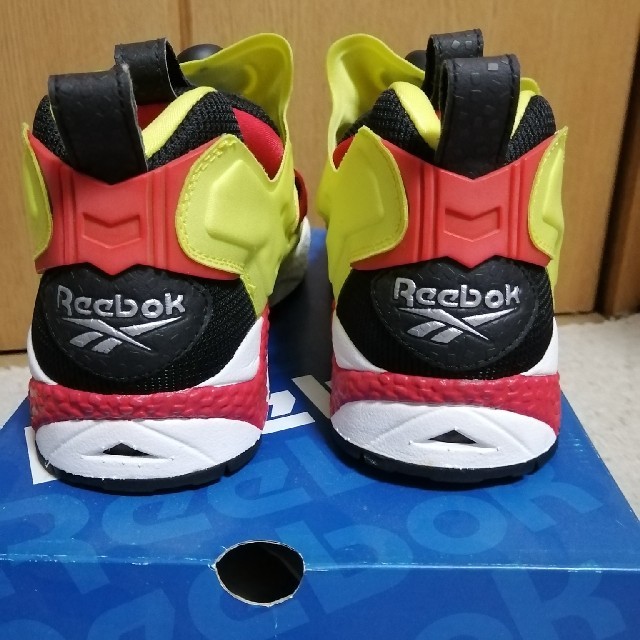 Reebok(リーボック)のポンプフューリー メンズの靴/シューズ(スニーカー)の商品写真
