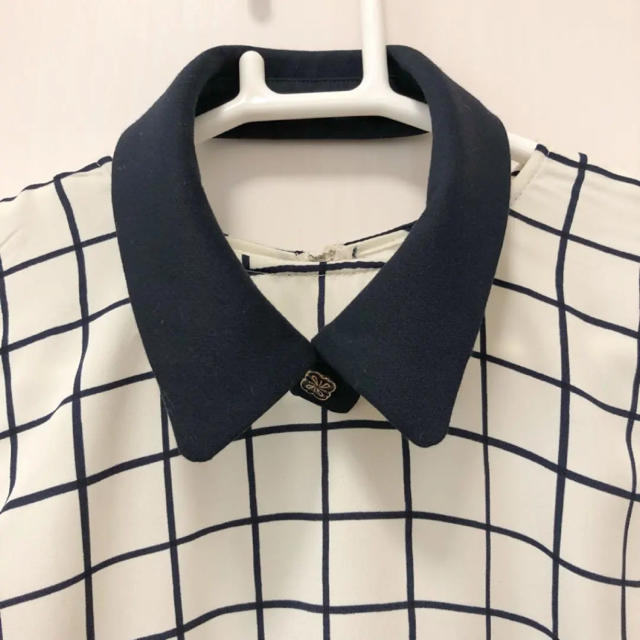 JILLSTUART(ジルスチュアート)のJILLSTUART 襟付きシャツ ノースリーブ チェック つけ襟 レディースのトップス(シャツ/ブラウス(半袖/袖なし))の商品写真