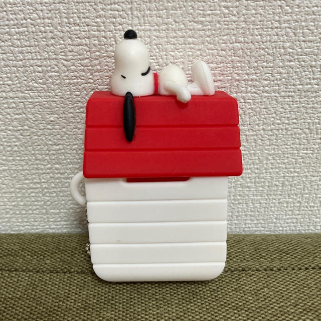 SNOOPY(スヌーピー)のSNOOPYスヌーピーのAirPodsケース☆ スマホ/家電/カメラのオーディオ機器(ヘッドフォン/イヤフォン)の商品写真