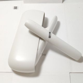 アイコス(IQOS)のIQOS 3　ウォームホワイト　美品　オマケ付(タバコグッズ)