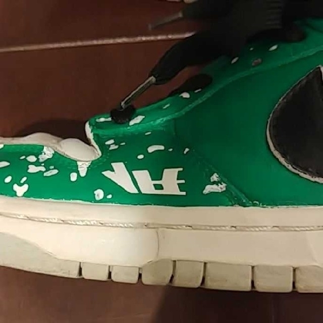 NIKE(ナイキ)のやまちゃんNIKE　DUNK　LOW 　Essence×UNDEFEATED メンズの靴/シューズ(スニーカー)の商品写真