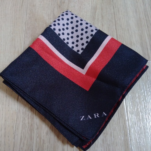 ZARA(ザラ)の新品・未使用　ザラ　スカーフ　風呂敷　 レディースのファッション小物(バンダナ/スカーフ)の商品写真