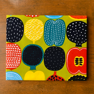 マリメッコ(marimekko)のハンドメイド　marimekko　ファブリックパネル　コンポッティ　グリーン　２(インテリア雑貨)