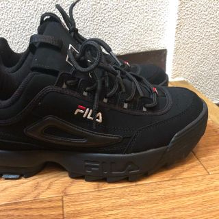 フィラ(FILA)の【美品】フィラ　ディスラプター2 黒 FILA(スニーカー)