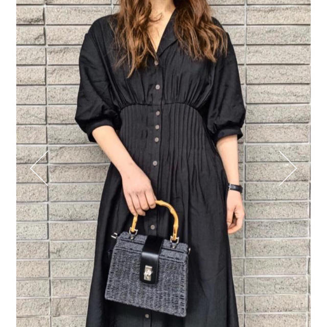 moussy(マウジー)のマウジーMOUSSYウエストタックドレスワンピースブラック完売品 レディースのワンピース(ロングワンピース/マキシワンピース)の商品写真