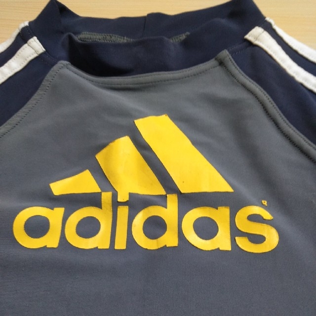 adidas(アディダス)のadidasラッシュガード キッズ/ベビー/マタニティのキッズ服男の子用(90cm~)(水着)の商品写真