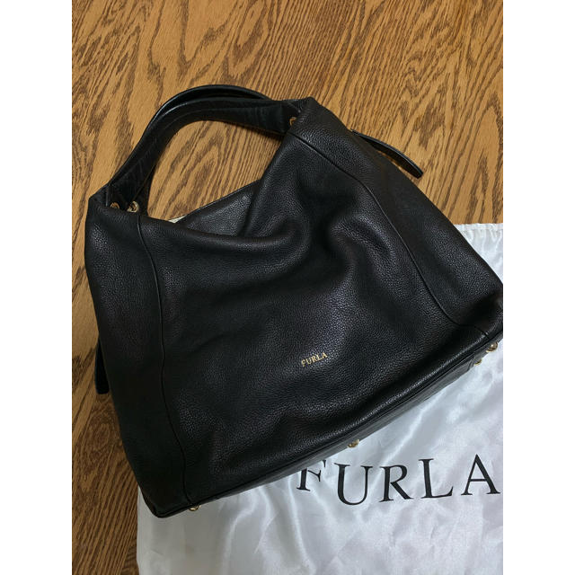 Furla(フルラ)のFURLA エリザベス　黒×グレージュ　外袋付 レディースのバッグ(ハンドバッグ)の商品写真