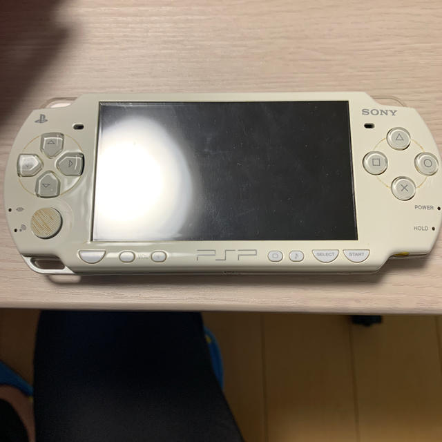 PlayStation Portable(プレイステーションポータブル)のPSP  2000 エンタメ/ホビーのゲームソフト/ゲーム機本体(携帯用ゲーム機本体)の商品写真