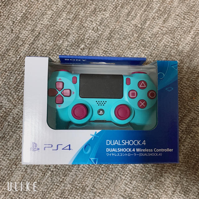 新品未開封 PS4 ワイヤレスコントローラー ゲオ限定カラー ベリー・ブルーエンタメ/ホビー