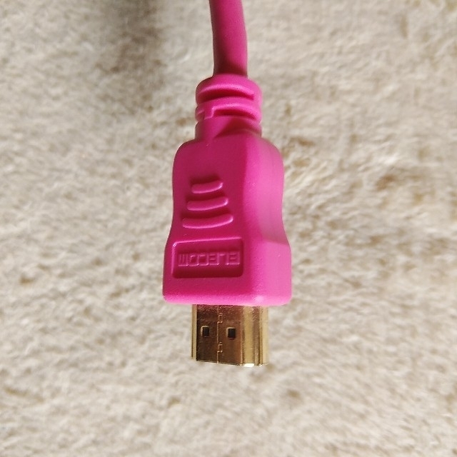 HDMIケーブル　1.5m　ピンク　 スマホ/家電/カメラのテレビ/映像機器(映像用ケーブル)の商品写真