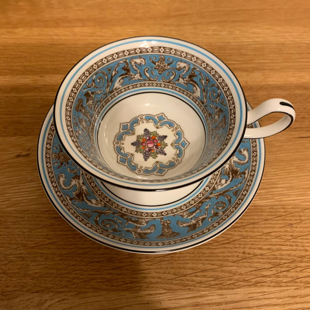 WEDGWOOD(ウェッジウッド)のフロレンティーンターコイズ カップ＆ソーサー1客 中古 ウェッジウッド インテリア/住まい/日用品のキッチン/食器(食器)の商品写真