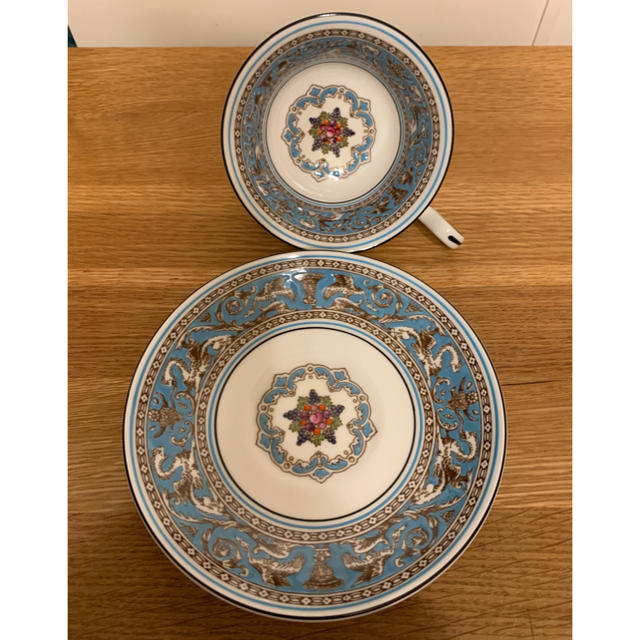 WEDGWOOD(ウェッジウッド)のフロレンティーンターコイズ カップ＆ソーサー1客 中古 ウェッジウッド インテリア/住まい/日用品のキッチン/食器(食器)の商品写真