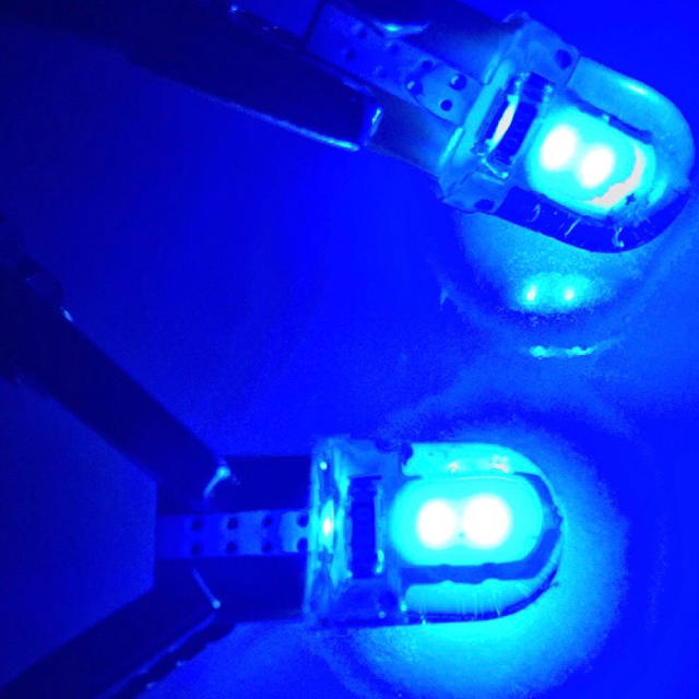 ○アイスブルー○T10 LED-COBシリコン(全面発光)×4チップ 【4個】 自動車/バイクの自動車(汎用パーツ)の商品写真