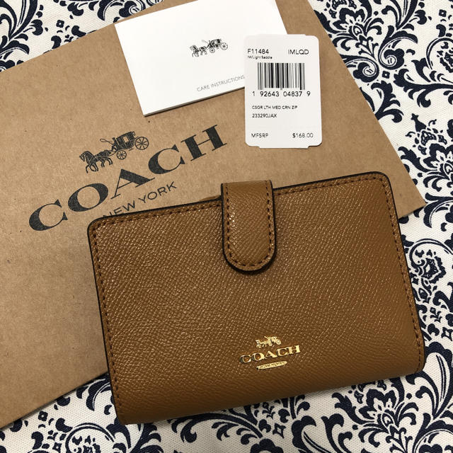 COACH(コーチ)のすぐ発送【新品未使用】コーチ◆折財布◆シンプル定番カラー◆ライトブラウン レディースのファッション小物(財布)の商品写真