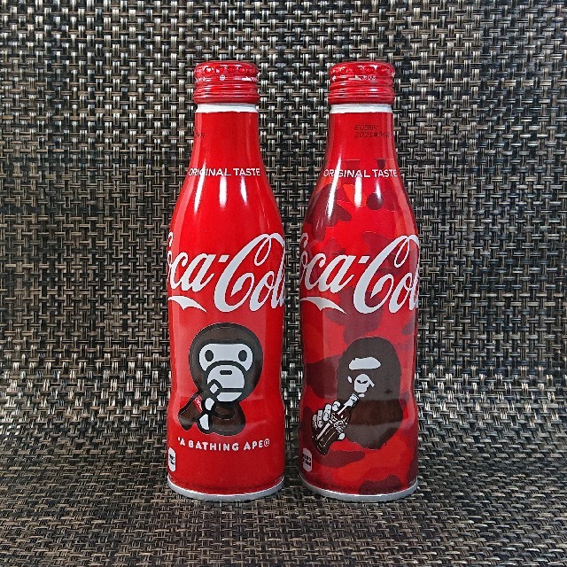 A BATHING APE(アベイシングエイプ)の2本セット A BATHING APE × Coca cola 250ml  食品/飲料/酒の食品/飲料/酒 その他(その他)の商品写真