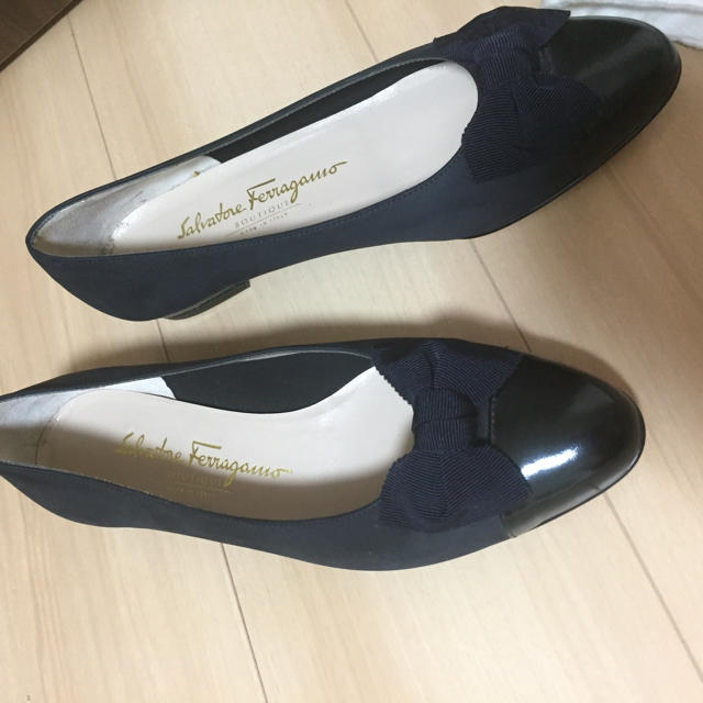 Salvatore Ferragamo(サルヴァトーレフェラガモ)のフェラガモ   パンプス フラット レディースの靴/シューズ(バレエシューズ)の商品写真