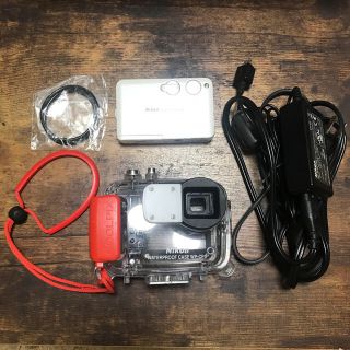 ニコン(Nikon)の大幅値下げ中！デジカメNikon COOLPIX S3 本体＆専用水中ハウジング(コンパクトデジタルカメラ)