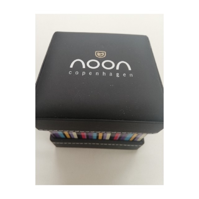 noon copenhagen(ヌーンコペンハーゲン)のnoon 腕時計 赤×黒 北欧 メンズの時計(腕時計(アナログ))の商品写真